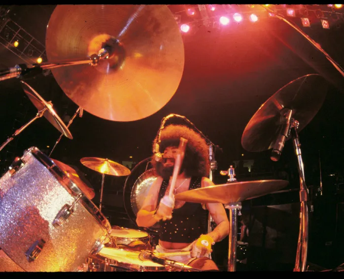 Boston, MA · 1976-08-10